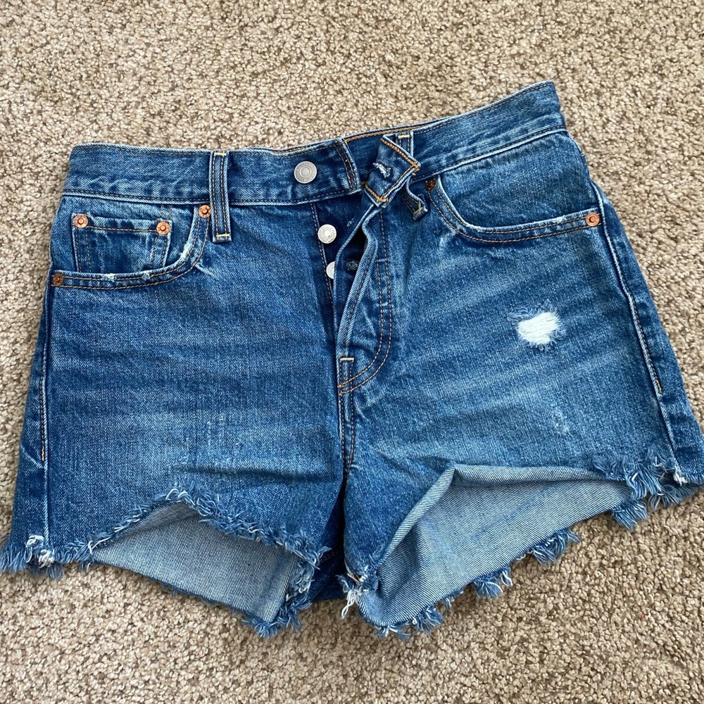 Levi’s shorts - medium wash